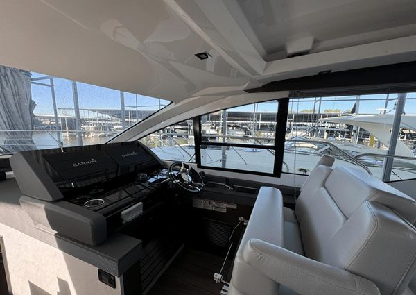 Cruisers Yachts 50 Cantius image