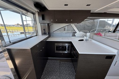 Cruisers Yachts 50 Cantius image