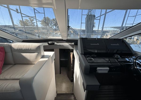 Cruisers Yachts 50 Cantius image