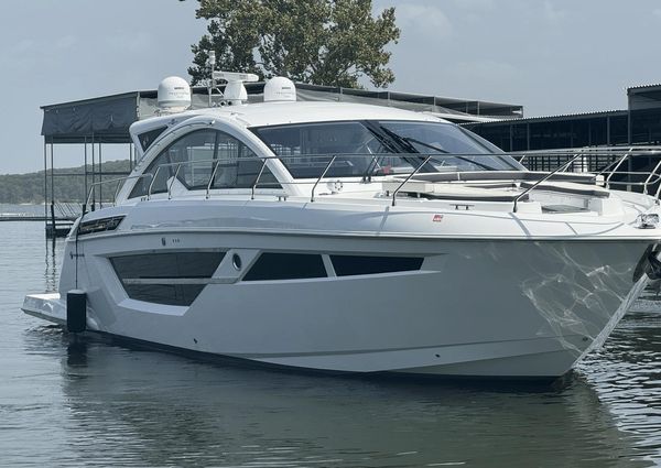 Cruisers Yachts 50 Cantius image