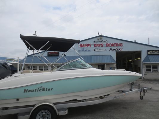 NauticStar 203DC Sport Deck - main image