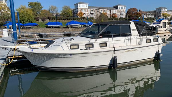 Carver 28 Riviera 