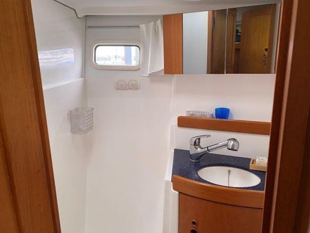 Wauquiez Pilot Saloon 40 image