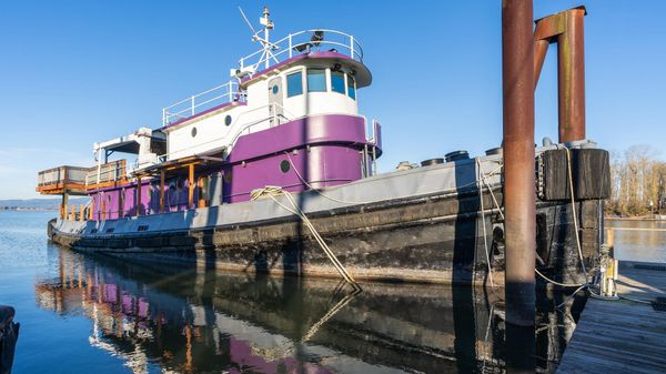 Tugboat Liveaboard 