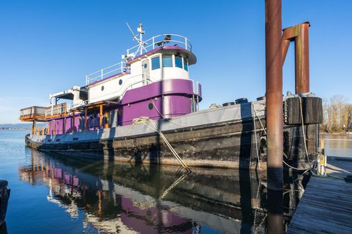 Tugboat Liveaboard image