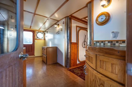 Tugboat Liveaboard image