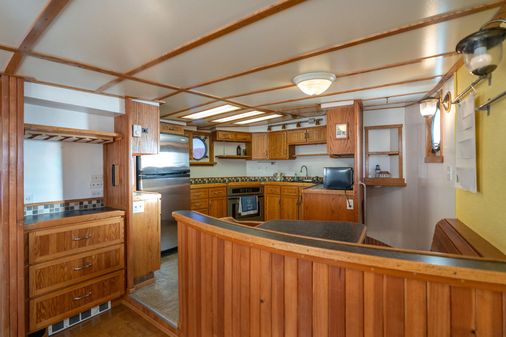 Tugboat Liveaboard image