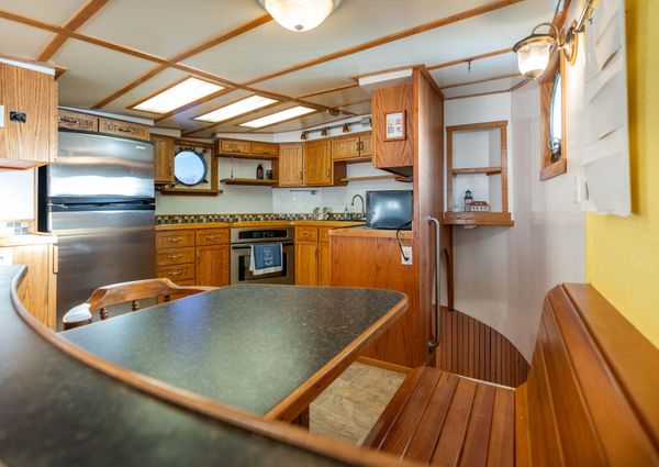 Tugboat Liveaboard image