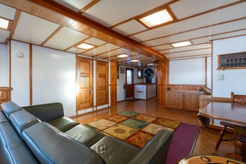 Tugboat Liveaboard image