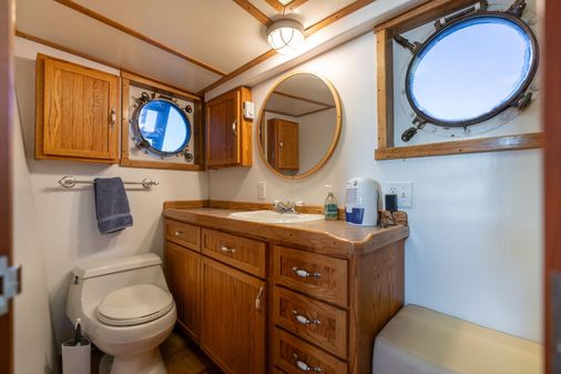 Tugboat Liveaboard image