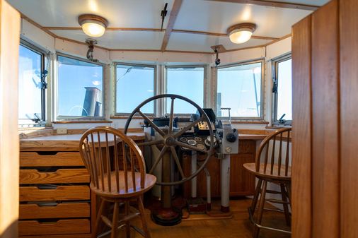 Tugboat Liveaboard image