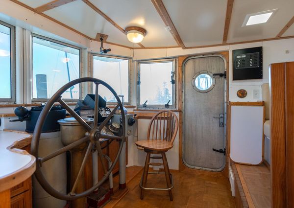 Tugboat Liveaboard image