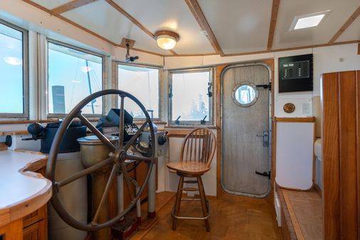 Tugboat Liveaboard image