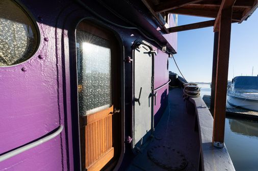 Tugboat Liveaboard image