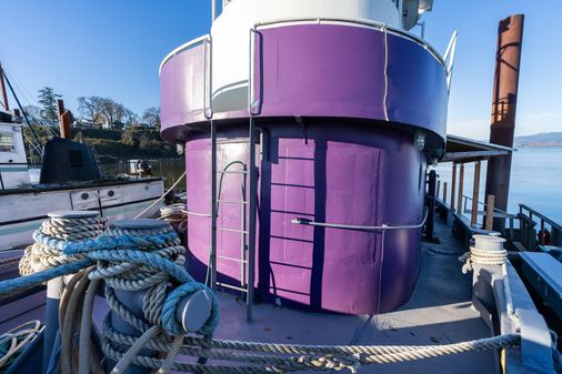 Tugboat Liveaboard image