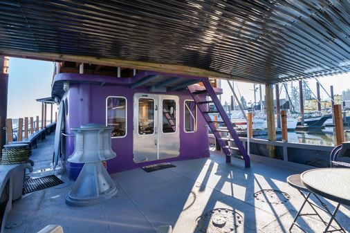 Tugboat Liveaboard image