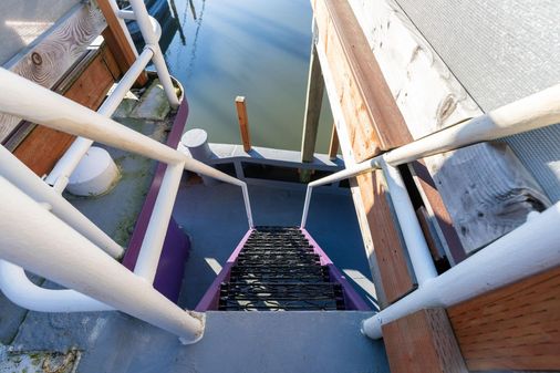 Tugboat Liveaboard image