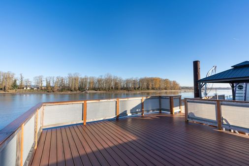 Tugboat Liveaboard image