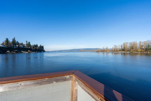 Tugboat Liveaboard image