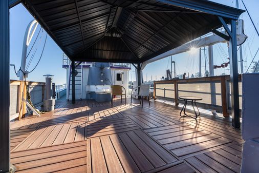 Tugboat Liveaboard image