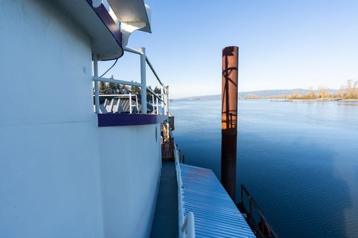 Tugboat Liveaboard image