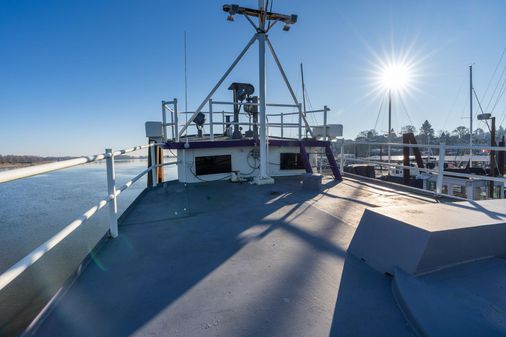 Tugboat Liveaboard image