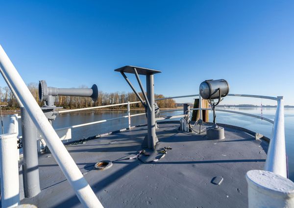 Tugboat Liveaboard image