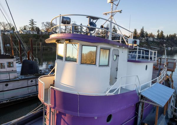 Tugboat Liveaboard image