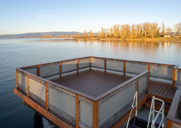 Tugboat Liveaboard image