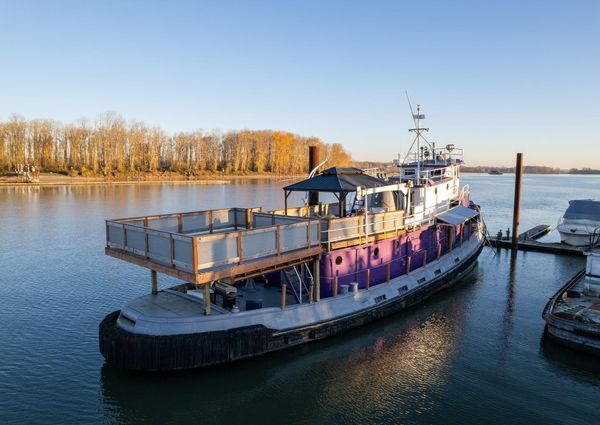 Tugboat Liveaboard image