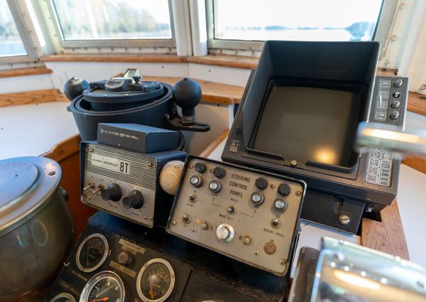 Tugboat Liveaboard image