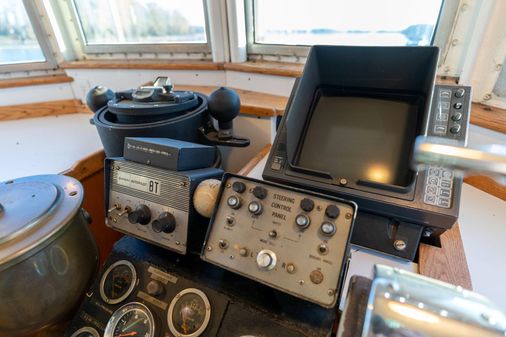 Tugboat Liveaboard image