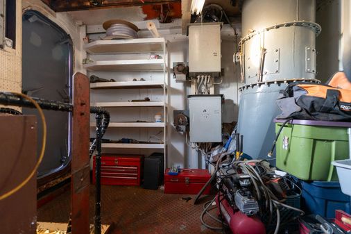 Tugboat Liveaboard image