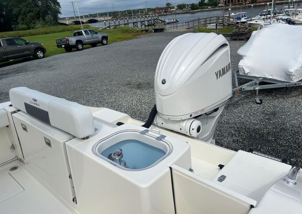 Cobia 240-CENTER-CONSOLE image