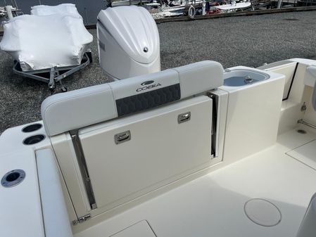 Cobia 240-CENTER-CONSOLE image