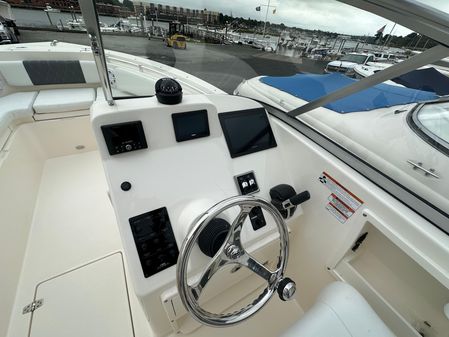 Cobia 240-CENTER-CONSOLE image