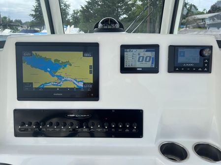 Cobia 240-CENTER-CONSOLE image