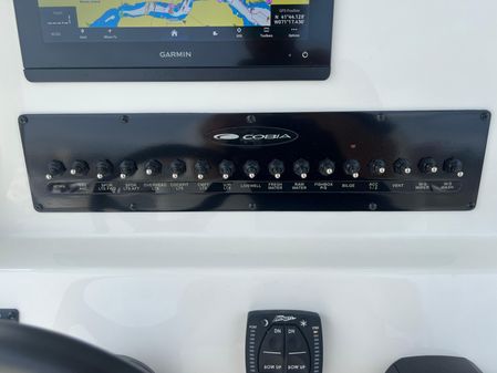 Cobia 240-CENTER-CONSOLE image