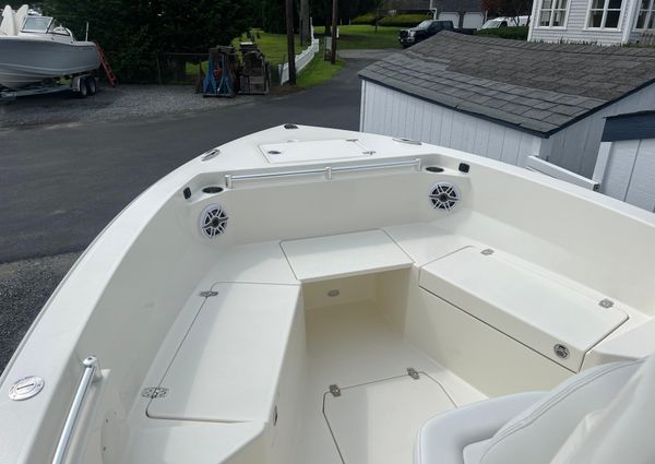 Cobia 240-CENTER-CONSOLE image