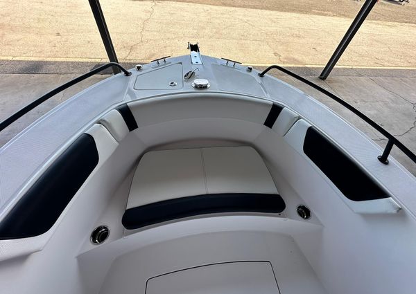 Edgewater 208CC-CENTER-CONSOLE image