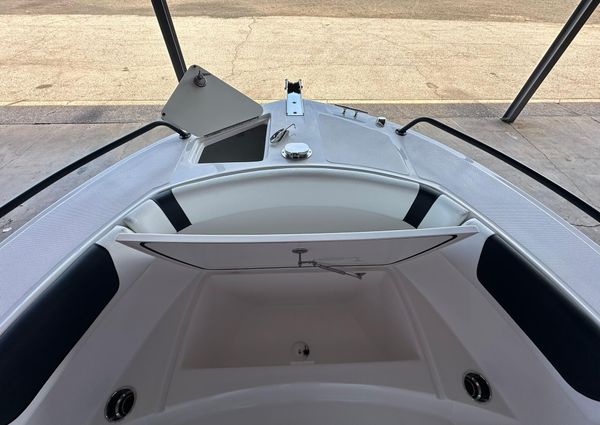 Edgewater 208CC-CENTER-CONSOLE image