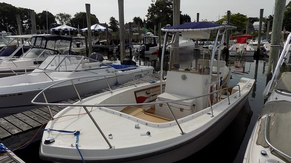 Mako 21 Center Console 