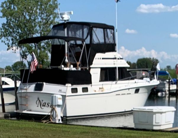 1985 Carver 32 Aft Cabin Harrison Township, Michigan - South River Marine