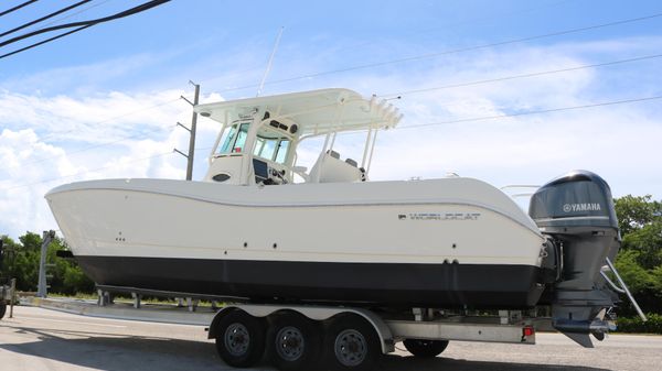 World Cat 320 CC
