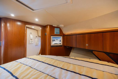 Tiara Yachts 4300 Sovran image