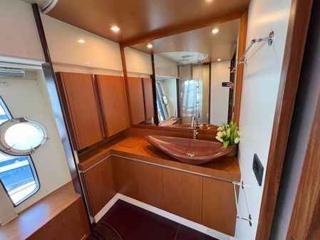 Ferretti Yachts 731 image