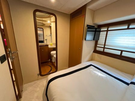 Ferretti Yachts 731 image