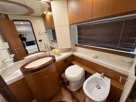 Ferretti Yachts 731 image