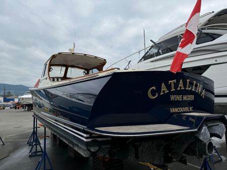 Hinckley Picnic Boat Classic image