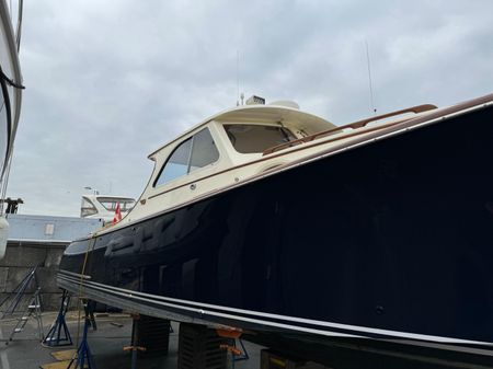 Hinckley Picnic Boat Classic image